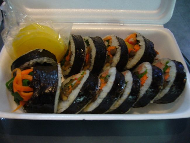 このボリュームで<br />2500ｳｫﾝです。<br />安いです。<br />たくわんもついてました。<br />