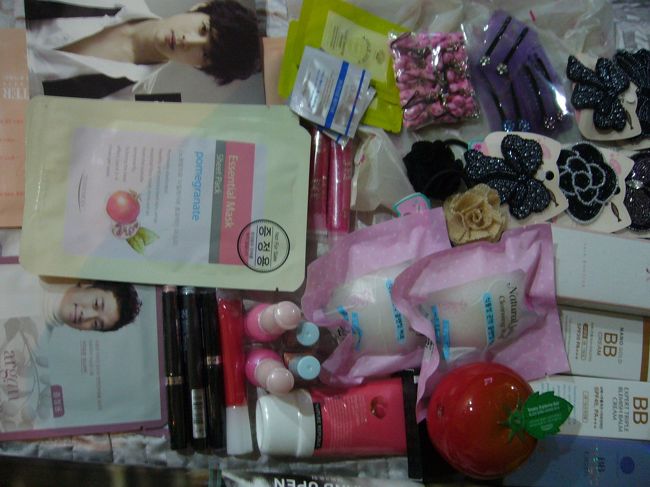 買ったものです。<br />こまかい髪どめやピンなど<br />かわいかったので<br />たくさん買いました。