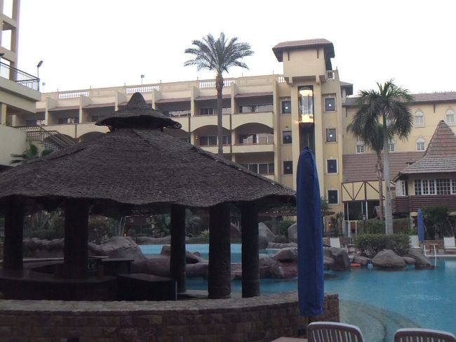 南国風の建物もあります。夏に来ればいいのでしょうが、さすがに冬は寒々しいです。