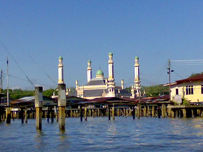 昨日写真を取りそこねたニューモスク。