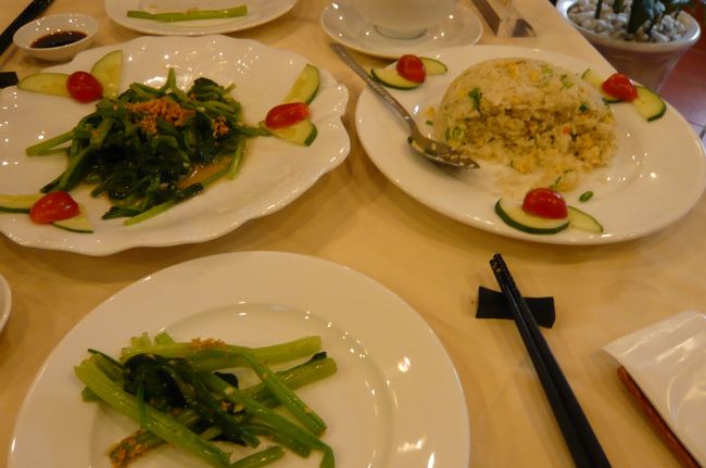 ベトナム料理のコース、どれも美味しく　大満足！<br />この後　ルネッサンス　リバーサイド　ホテルに。サイゴン川がすぐ前に、豪華な内装です。