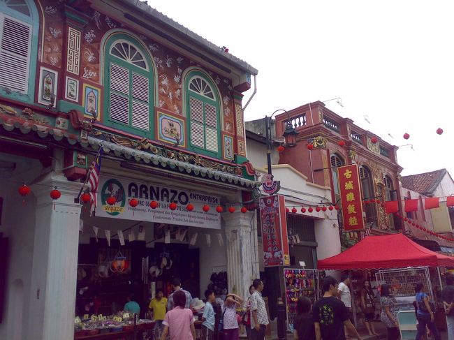 チャイナタウンでトライショーを降ろしてもらう。