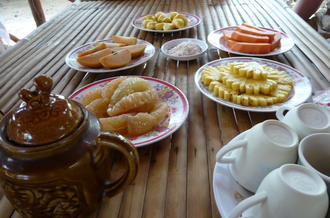 果物も、スイカ　パイナップル　ぶどう　個人的にはザボン（に似ている）がおいしい。