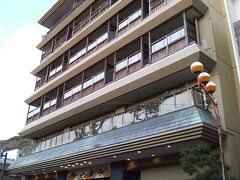 宿に到着！

土肥温泉ホテル山海亭。

