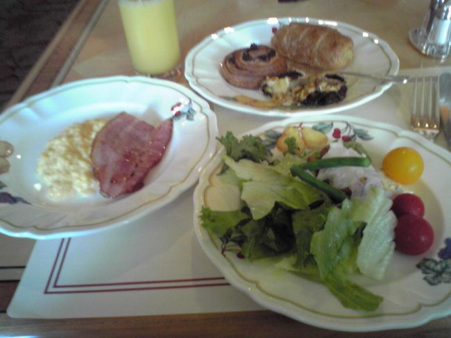 B1F カフェ　カフェフローラで朝食をとる