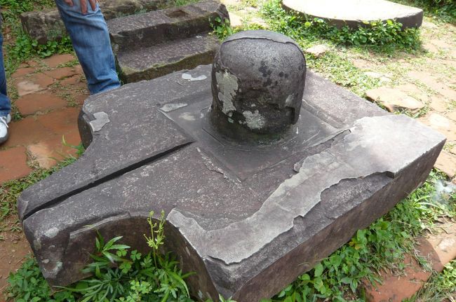 これはリンガー、ヒンズー教によく見られる。