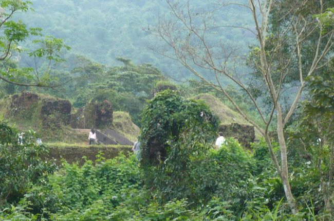 調査中で　立ち入れない遺跡も。