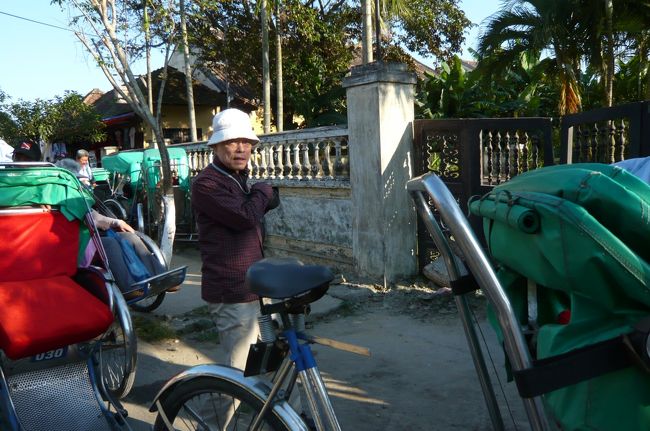 この後　４０分程　シクロで町の散策。　風が心地よく、