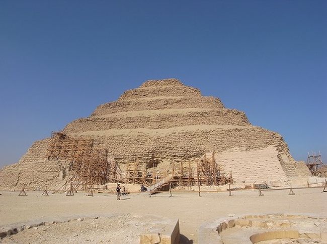 階段ピラミッドです。<br />このピラミッドは世界最古のピラミッドと言われています。