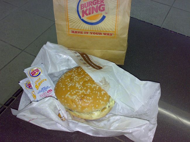 22:00を過ぎて、空腹が限界に。<br /><br />バーキンに吸い寄せられる。<br /><br />　Swiss Mushroom RM7.65 (\191)<br /><br />マッシュルーム好きにはたまらない〜。<br /><br />激ウマだよー。<br /><br />ヤバい、この旅一番かも（汗）。