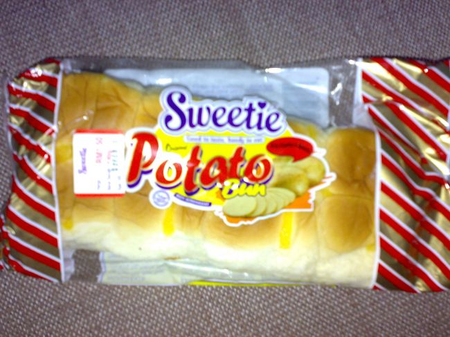 その他<br /><br />　ポテトパン RM1.5 (\37)<br /><br />もっと芋々しいものを期待してたんだけど、普通にうすら甘いパンでした。