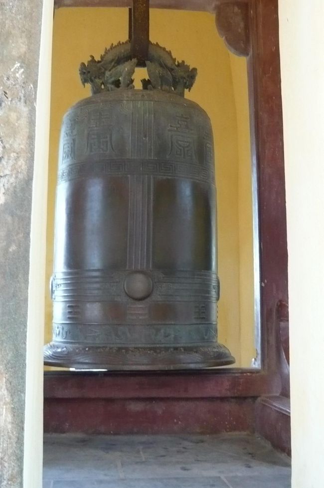 約２トンもあるという鐘