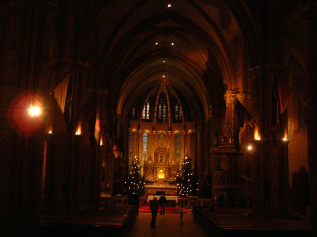 　マーチャーシュ教会内