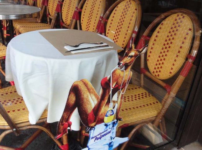 某ブラッスリーにて（12：01撮影）。