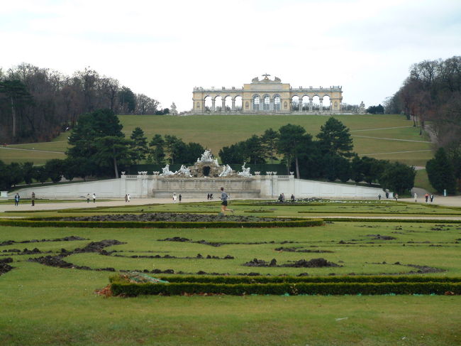 　シェーンブルン宮殿のお庭です。