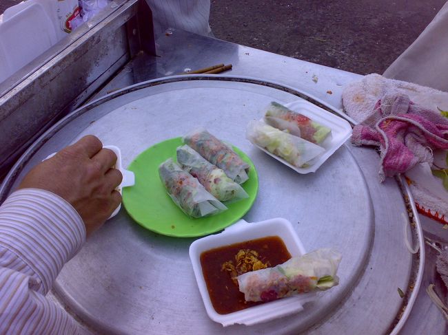 立ち食い。<br /><br />初ベト飯、うまい。