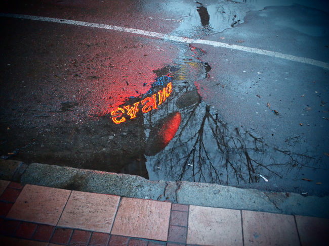 ホテルの向かいはカジノです。でも人の出入りを目撃したことはありませんでした。