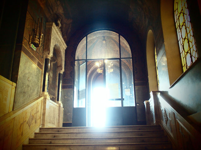 寺院の中で写真撮りまくりでおこられました。反省。