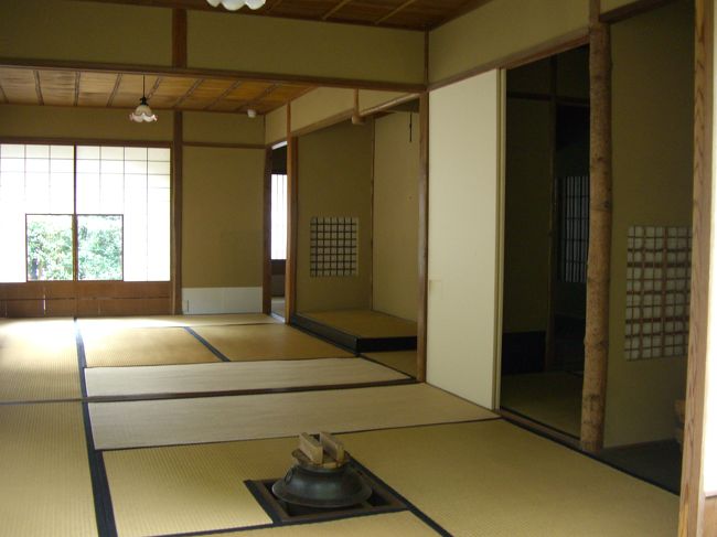 <br />広間(お茶室)ではお茶席を設けることが出来る。<br /><br /><br />半日(9時〜13時／13時〜17時) 各々\7140<br /><br />終日(9時〜17時）　\10290<br /><br />大津市が良心的な料金設定で茶人に開放している<br /><br />ようです。<br />