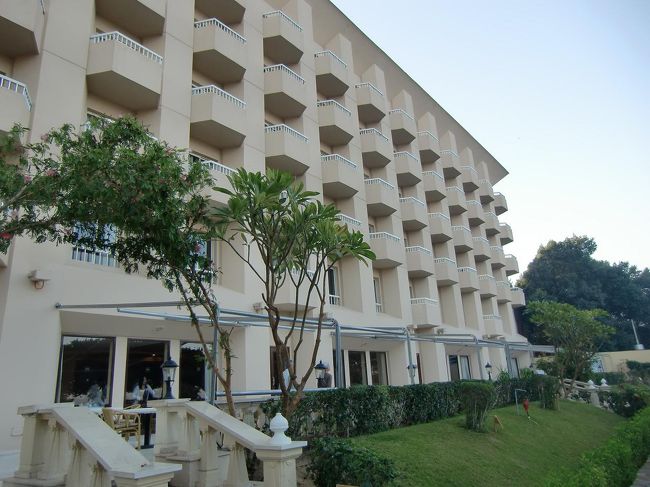 夏の蓼科や軽井沢の朝みたいにすがすがしい気候にうれしくなる。写真：ホテルのナイル川に面した客室棟