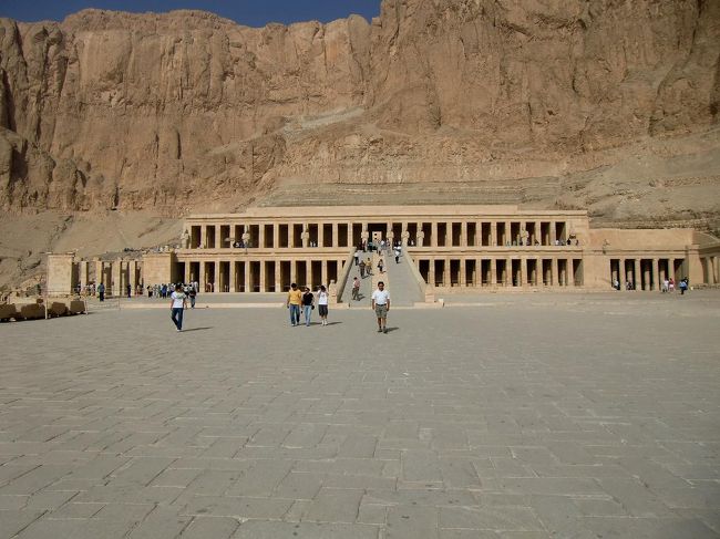 第２テラス（写真）に上がってみると、ここも広々としている。