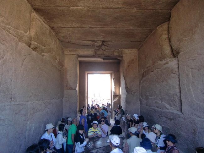 そして、第５塔門を越えると、神殿の核心部である「至聖所」（写真）に至る。