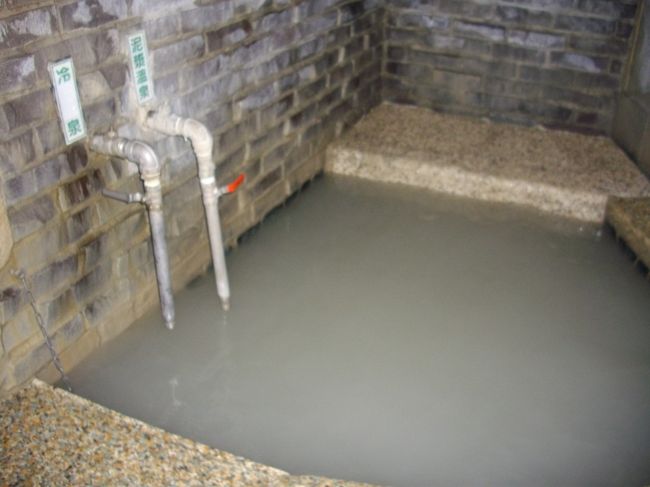 湯加減など調節し、掛け流しも可能です。