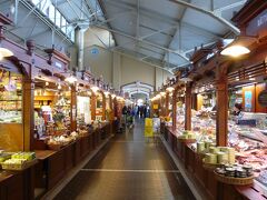オールド・マーケットホール（マーケット広場近くの食品市場）
