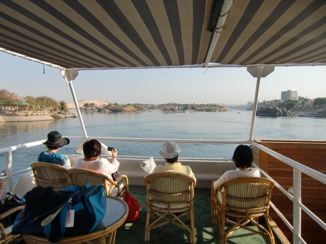 ツアーの皆さん（写真）も満足そうに、周りの風景を楽しんでいる。