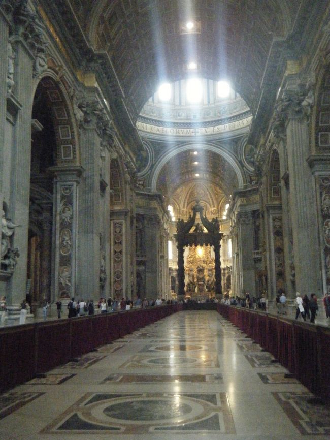 大聖堂<br /><br />迫力ある！<br />けどここ入ったら蕁麻疹がものすごい出た！！笑