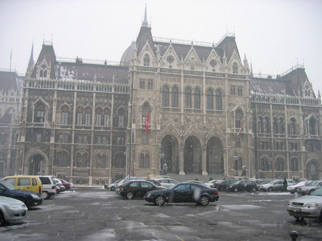 国会議事堂だと思います（記憶が…）。