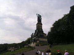 やっとたどり着いたゲルマニアの女神像です。こう言う時の感激は何年経っても忘れません。