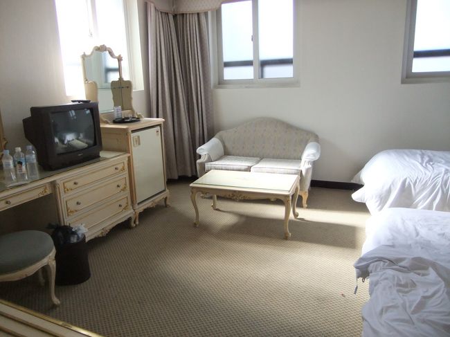 4泊したのでかなり広い部屋でした。<br /><br />他の部屋をチラッと見ましたがすごく狭いです。<br />1泊ぐらいだったら不自由はないと思いますが･･･。