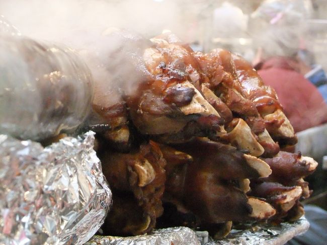 豚足!!<br /><br />屋台は外ですが、イスが暖かいので寒さは感じませんでした！まぁコートは着てますけど･･･<br /><br />スンデは好きじゃないです･･･