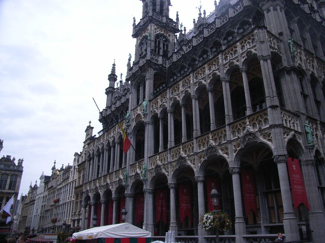 「王の家」を再び近くから。