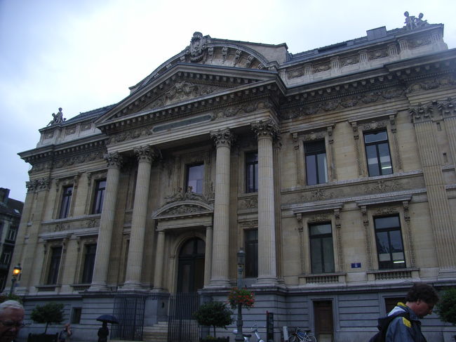 証券取引所・・・ぽくないですね。