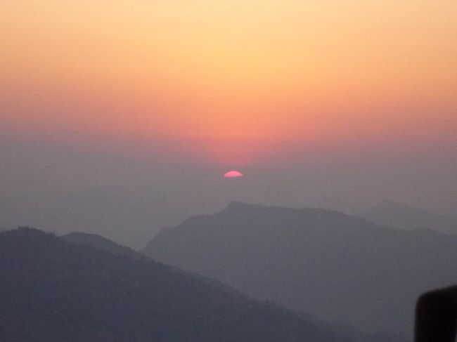 太陽が顔を出した。