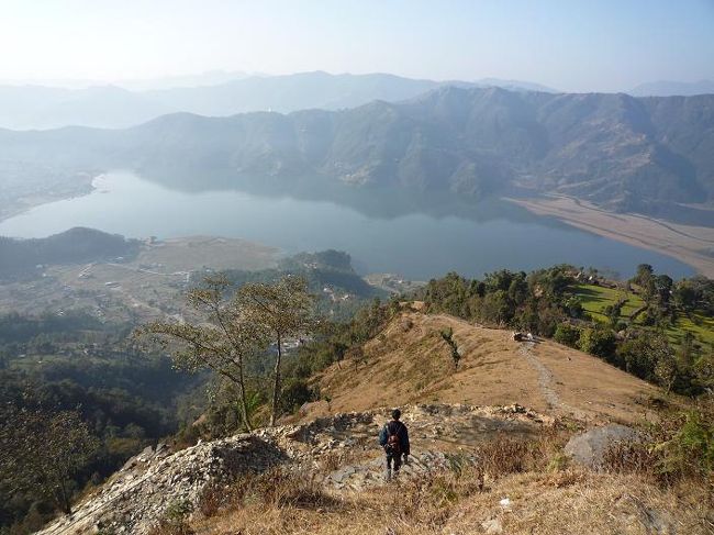 険しい下り道。