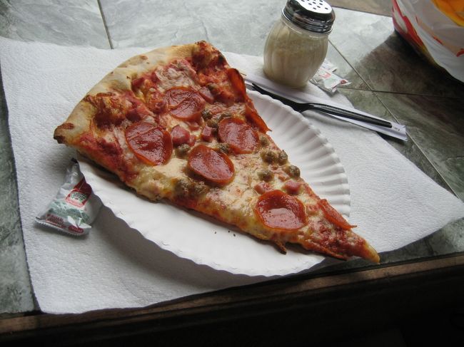 1ピースでこの大きさ！<br />凄いボリュームだよね。<br />友達と半分こ。