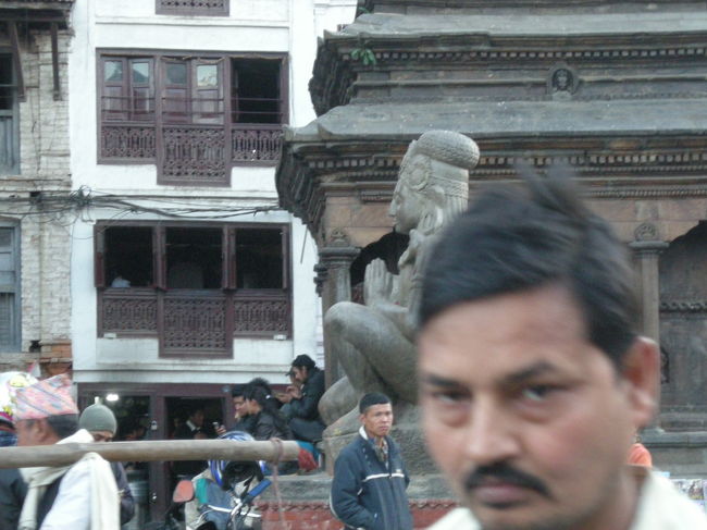 シバ神の乗り物のガルーダ。<br />を取ろうとしたら！！！<br />す！すみません！