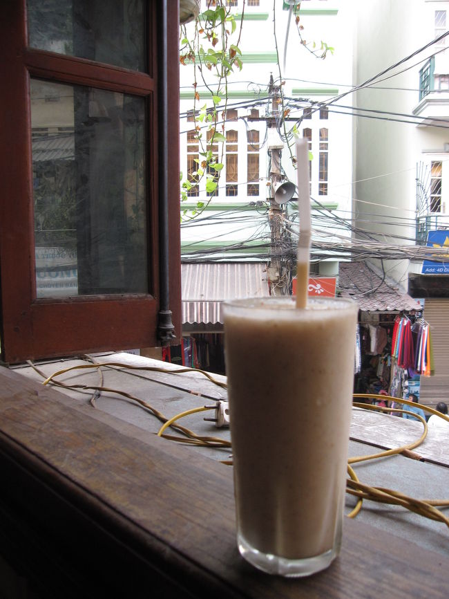 デザートにはシントーを。<br />おじさんたちがたむろする喫茶店に入ってみました。オススメだといっていた、ミックスシントー。<br />おいしかった。