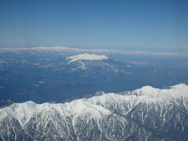 仙台空港〜中部空港の機内から。<br />快晴です（＾＾<br />逆サイドだったら富士山が見れたのに…くっそぅ！！！！！