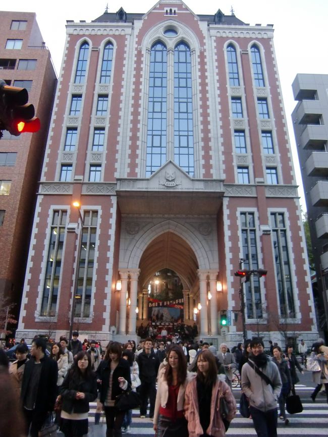 完全に街に同化しているキャンパス。これじゃ見つからんって。<br />東京はいいね、色んな学園祭をハシゴできるのが良い。翌日も行きます。