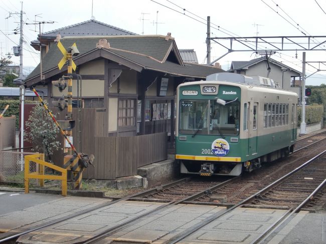 電車もやってきた。<br />こういう電車が走っている光景はほっとします。