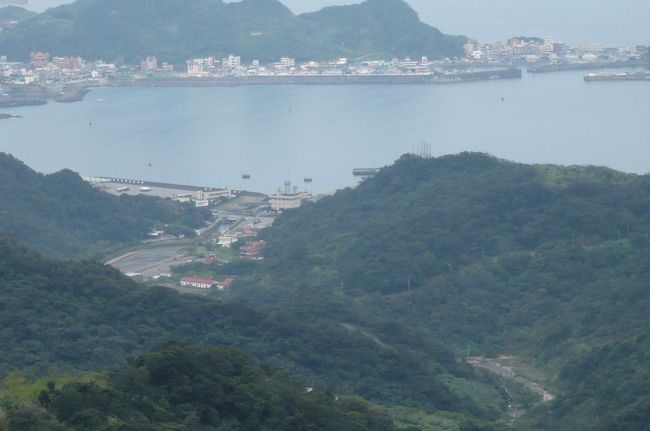 最上部からの風景、　確かに台湾の国土が良く解ります。　この日はお天気も良く、（この辺りは雨が多いそうですが）　素晴らしい、眺めです。