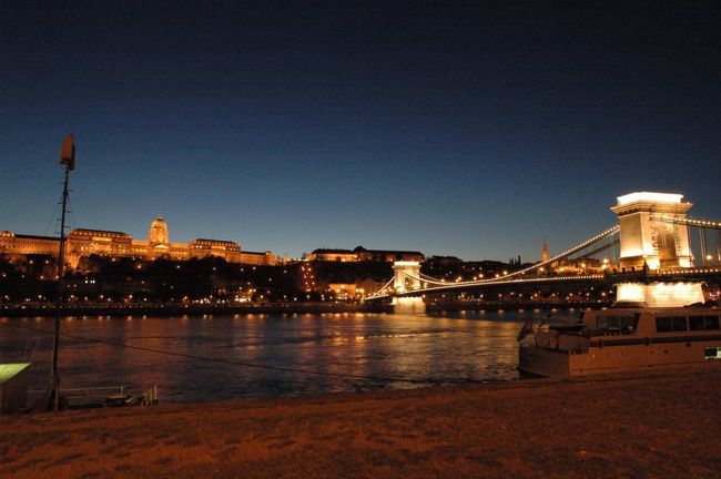 【くさり橋とドナウ川、王宮】