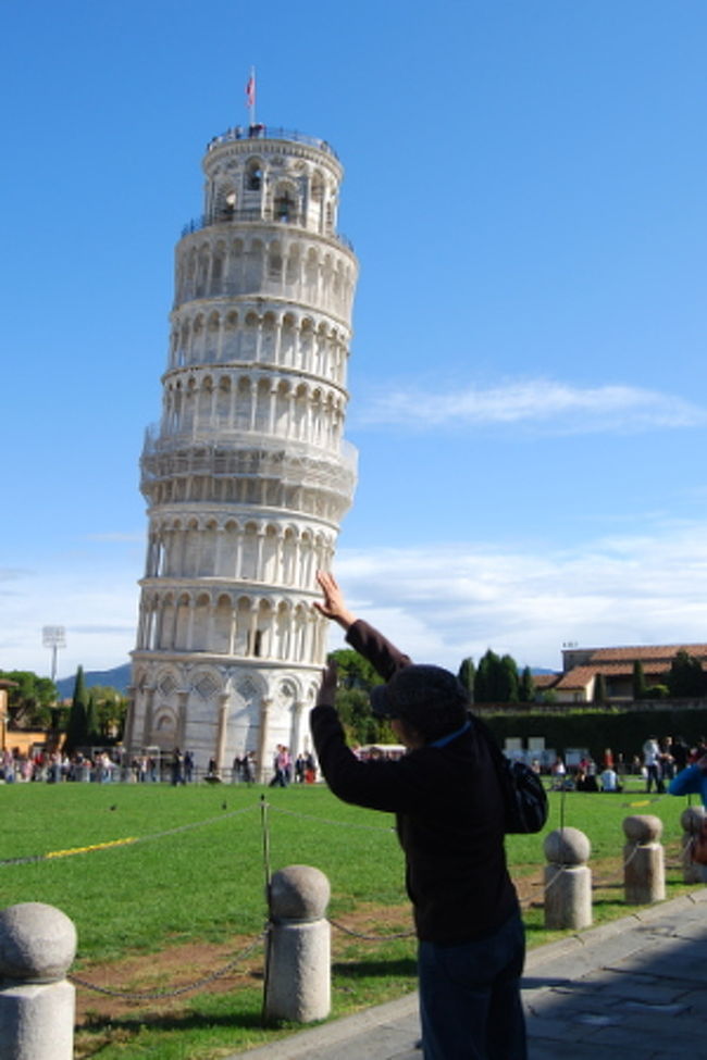 ダンナに「もっと右」とか「もう少し手を傾けて」とかあれこれ指示を出し、お約束のこのショット（笑