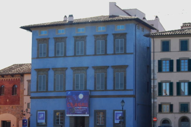 歩いて向かったのはシャガール美術館。<br />