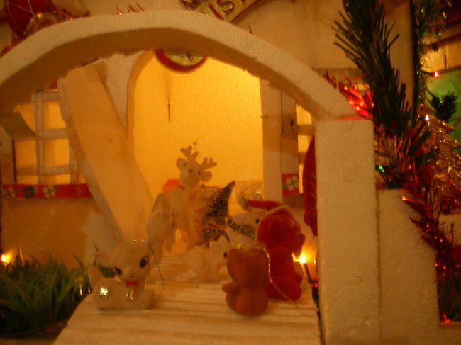 店内<br />ここでカフェ・スー・ダーとナムを間違えてしまい学習した。冷と温の発音を！