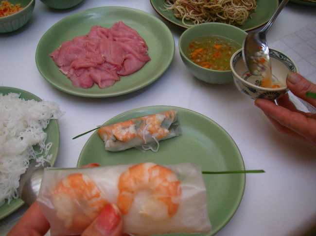 ゴイクン完成！<br /><br />付けダレはお好みで。<br />ニョクマムはクセがあるので少ししか入れない。